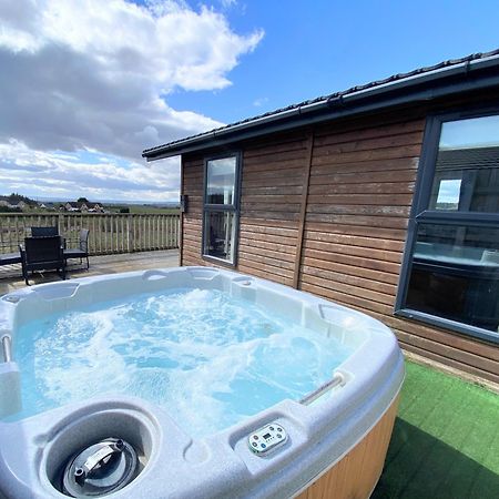 Benarty 11 With Private Hot Tub - Fife - Loch Leven - Lomond Hills - Pet Friendly Villa Kelty Eksteriør billede