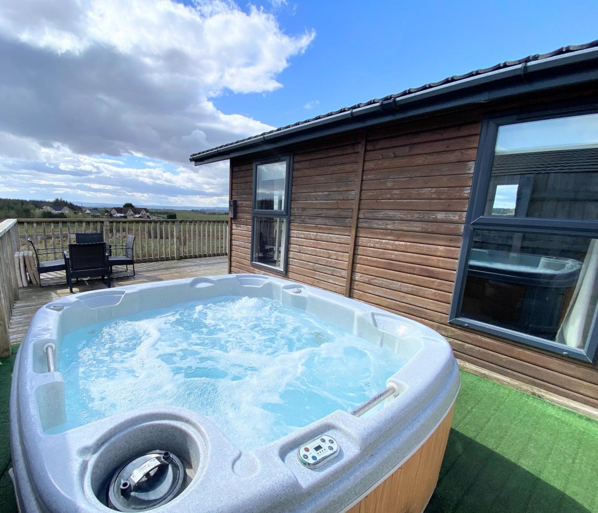 Benarty 11 With Private Hot Tub - Fife - Loch Leven - Lomond Hills - Pet Friendly Villa Kelty Eksteriør billede