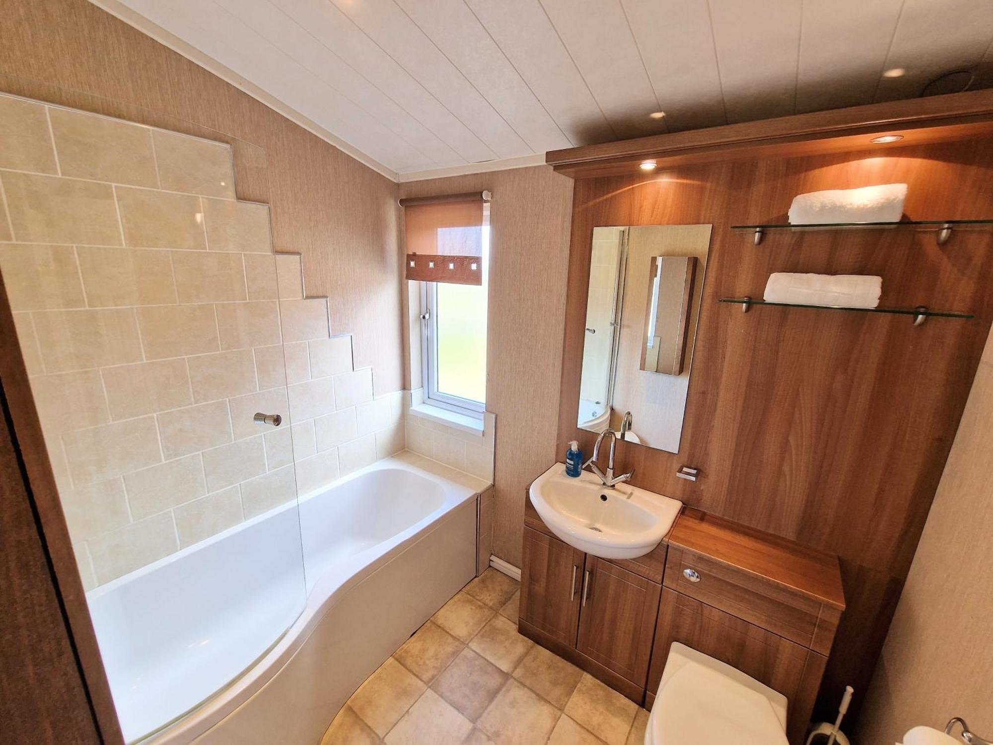 Benarty 11 With Private Hot Tub - Fife - Loch Leven - Lomond Hills - Pet Friendly Villa Kelty Eksteriør billede